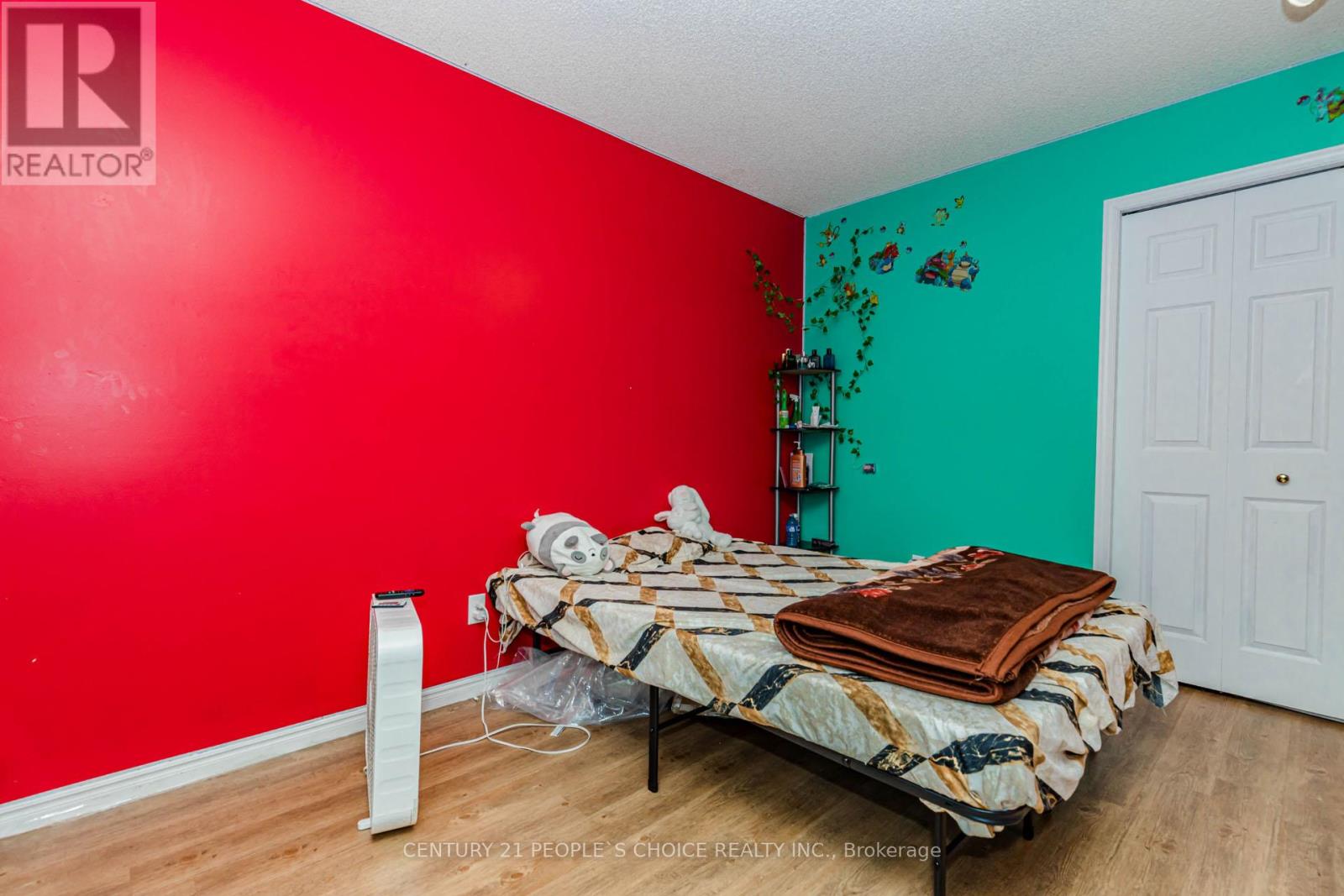 29 JULIA COURT - 19