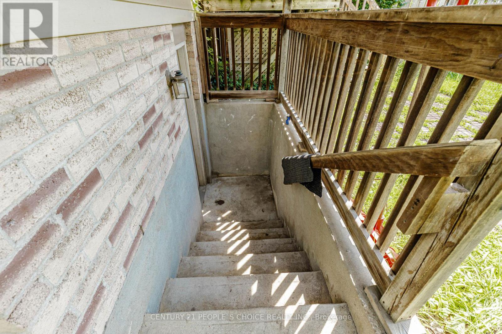 29 JULIA COURT - 28