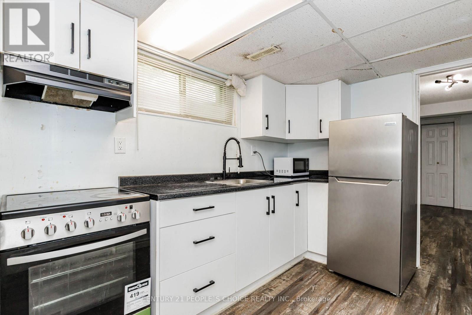 29 JULIA COURT - 32
