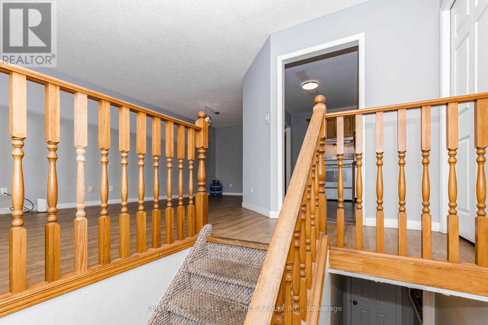 29 JULIA COURT - 7