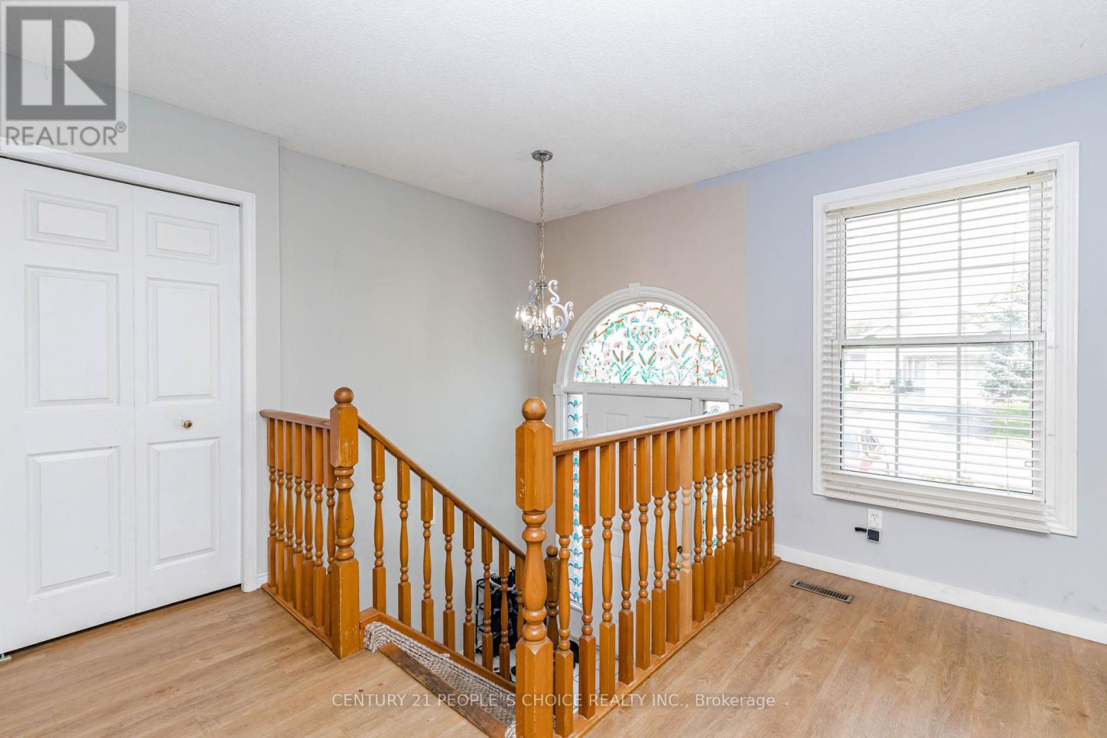 29 JULIA COURT - 8