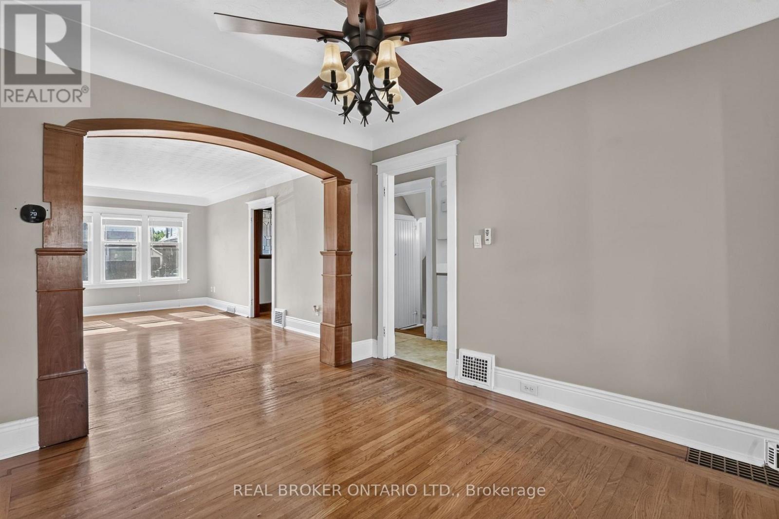 72 HOUGHTON AVENUE S - 10
