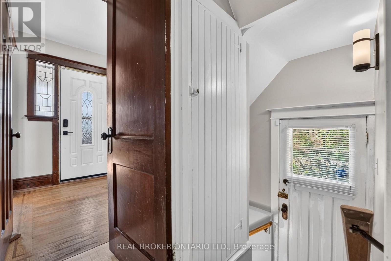 72 HOUGHTON AVENUE S - 16