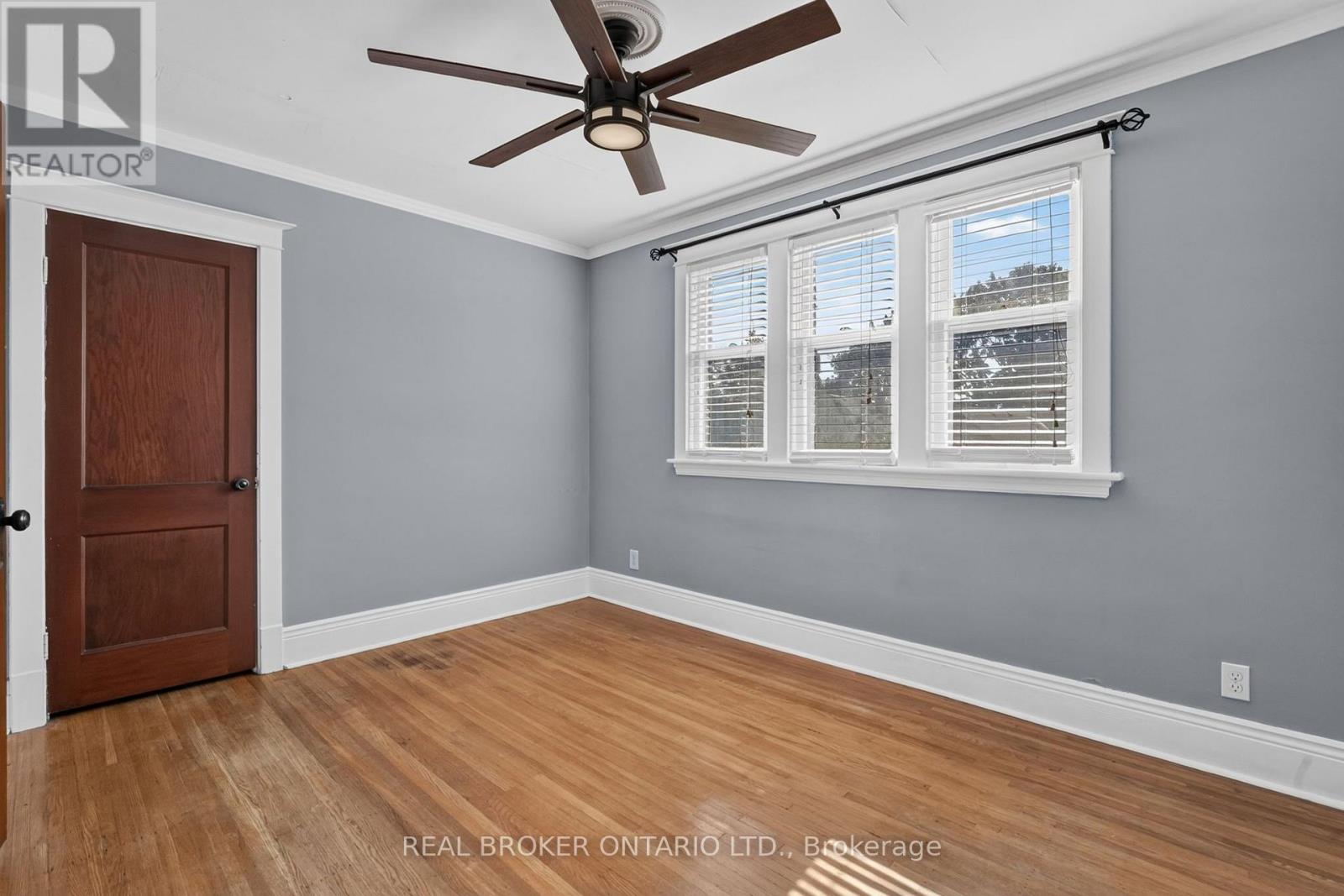 72 HOUGHTON AVENUE S - 18