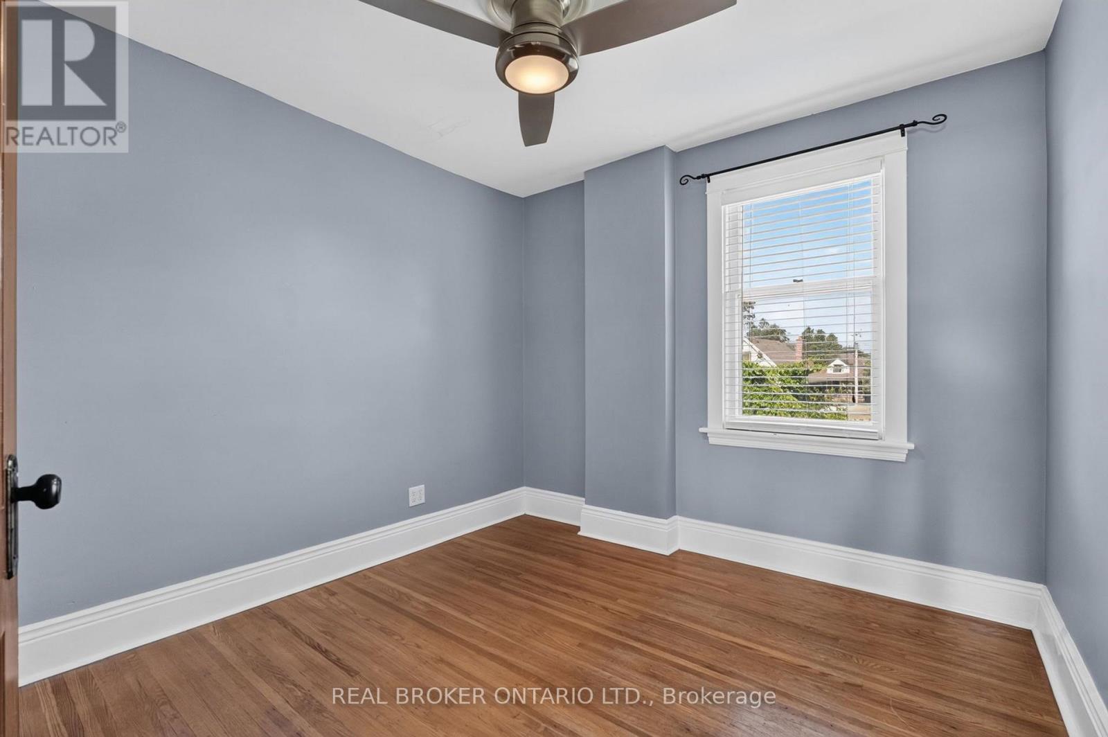 72 HOUGHTON AVENUE S - 19