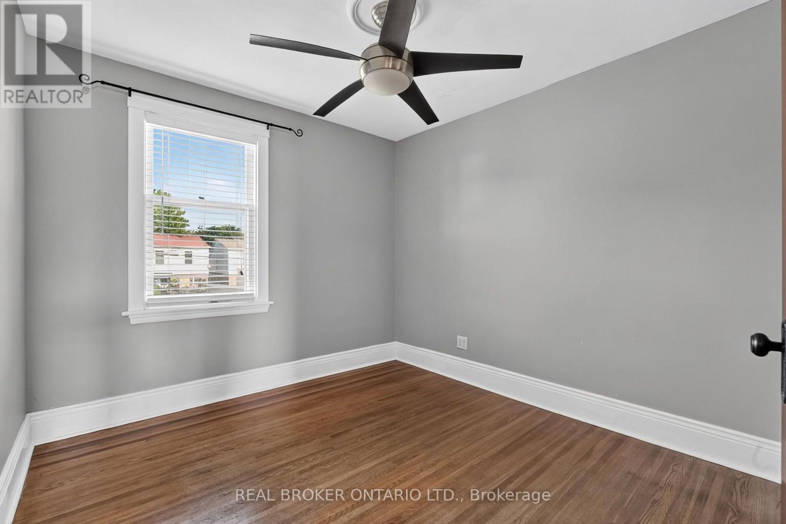 72 HOUGHTON AVENUE S - 21