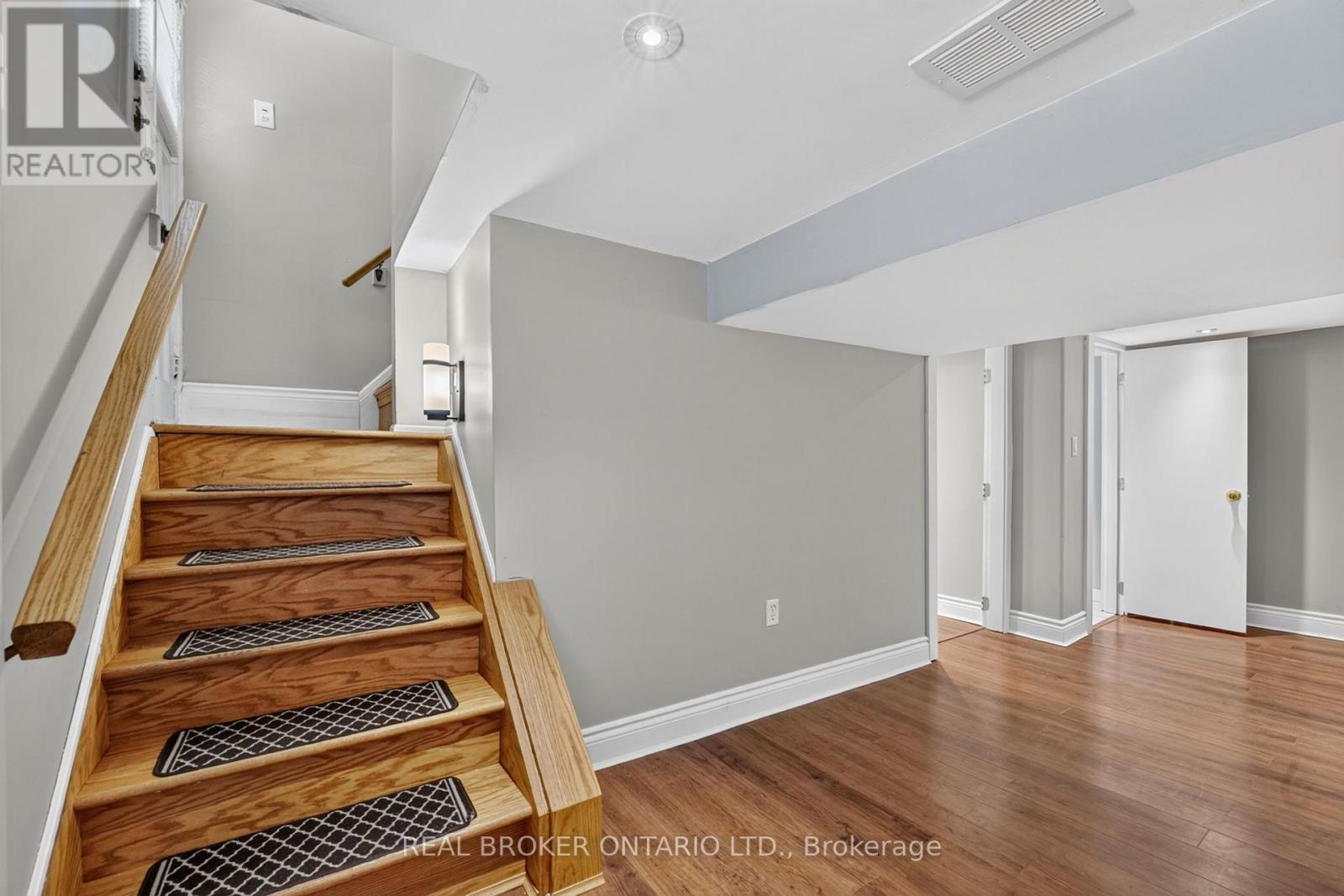 72 HOUGHTON AVENUE S - 24