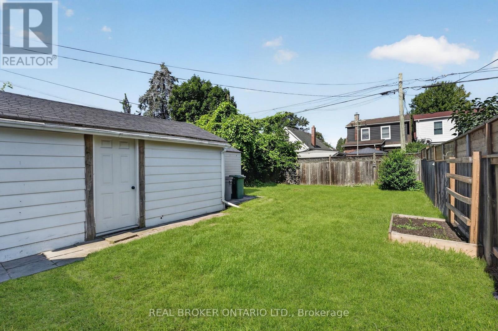 72 HOUGHTON AVENUE S - 29