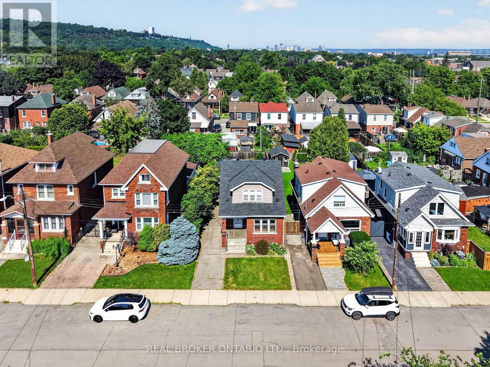 72 HOUGHTON AVENUE S - 35
