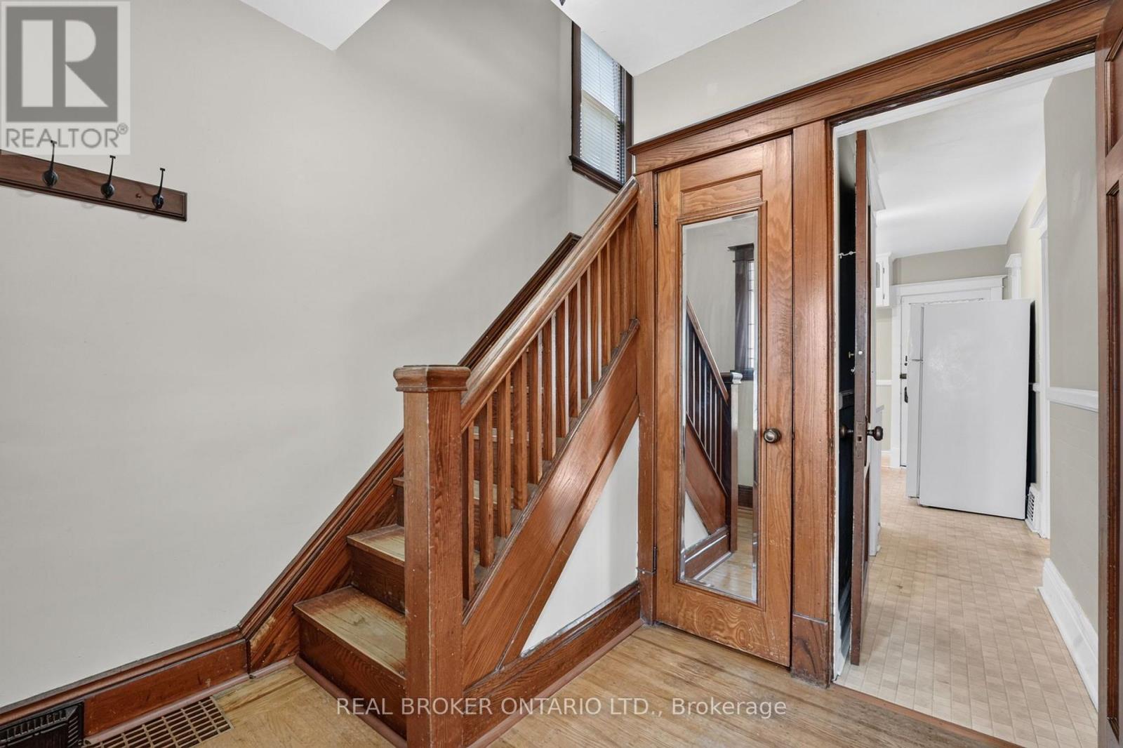72 HOUGHTON AVENUE S - 6