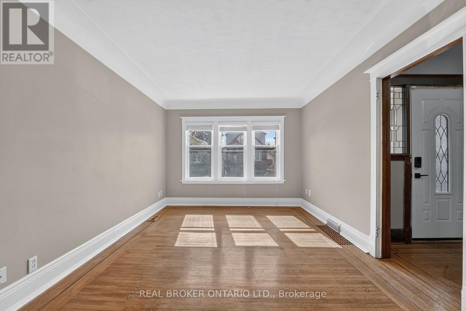 72 HOUGHTON AVENUE S - 7