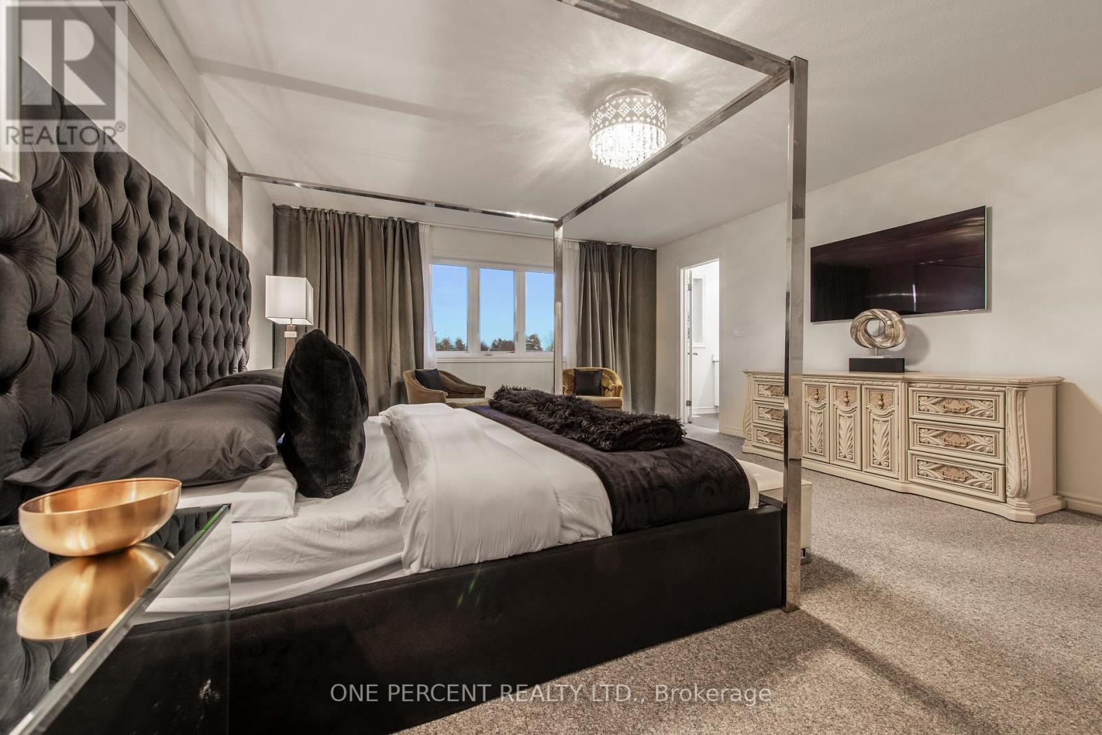 31 COURTNEY STREET - 17