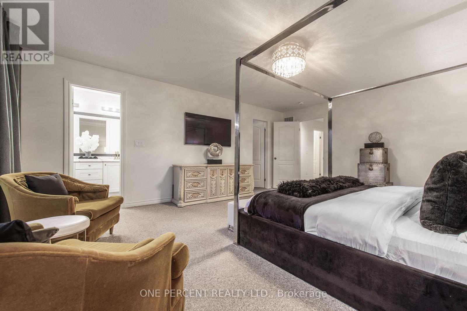 31 COURTNEY STREET - 19