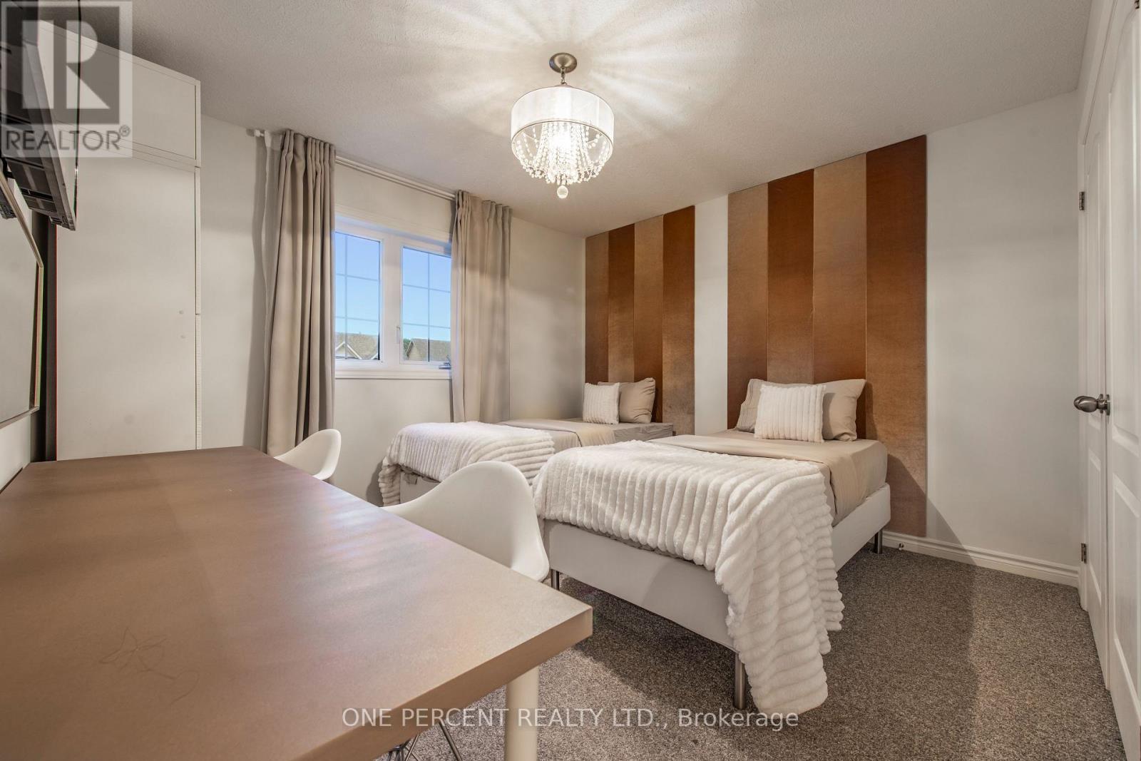 31 COURTNEY STREET - 21