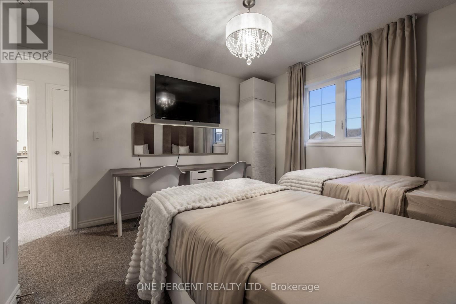 31 COURTNEY STREET - 23