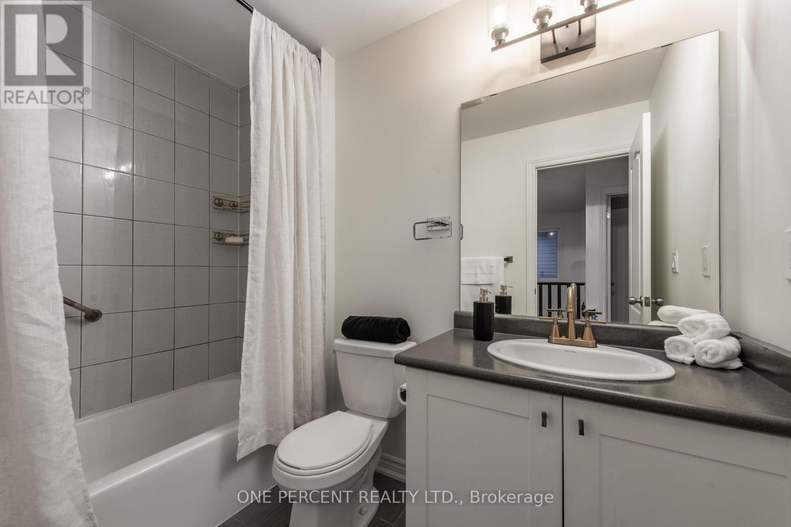 31 COURTNEY STREET - 27