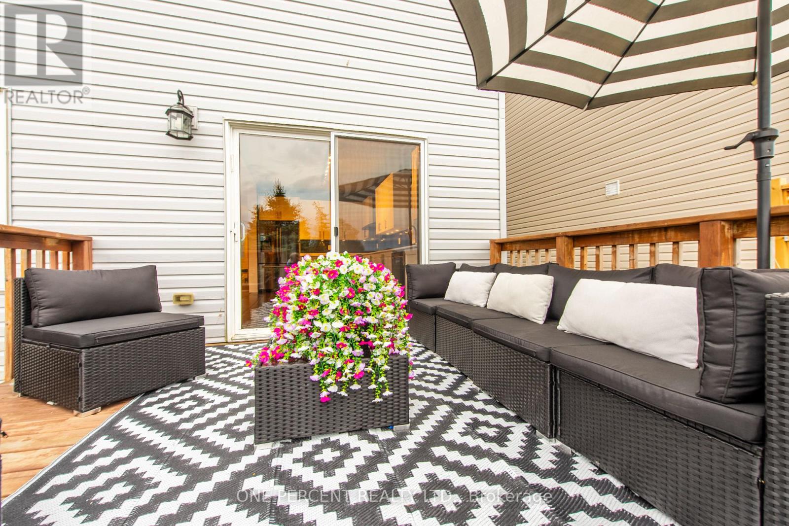 31 COURTNEY STREET - 29