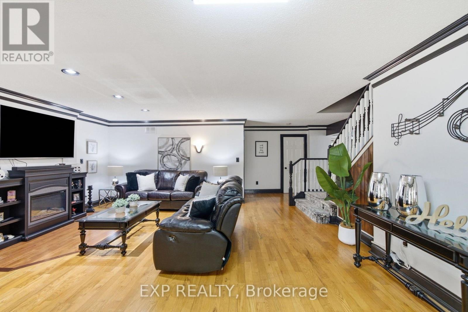 4 FLORA STREET - Image 11