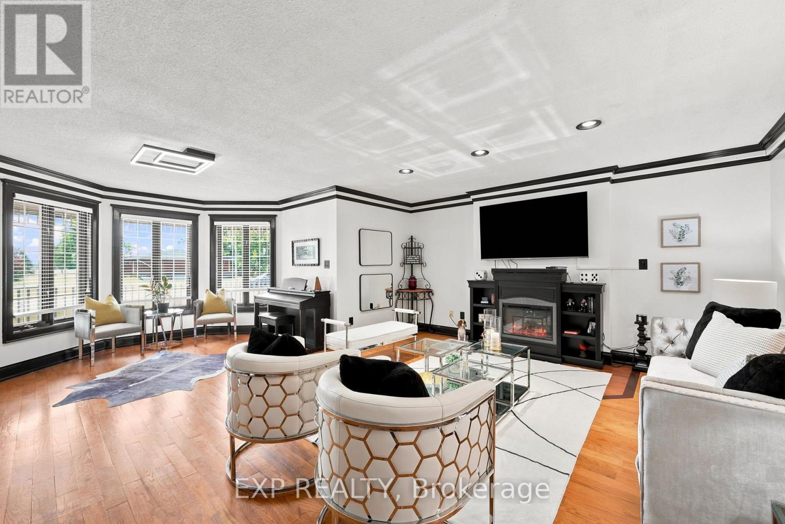 4 FLORA STREET - Image 13