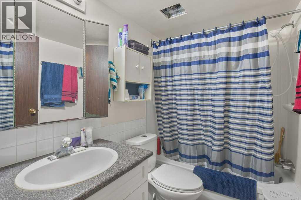 4639 48 Street - 8