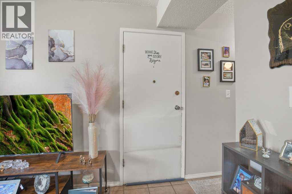 4639 48 Street - 10