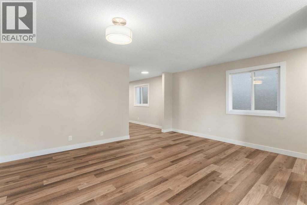 7609 36 Avenue NW - 12