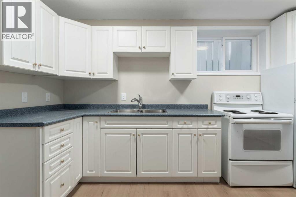 7609 36 Avenue NW - 34