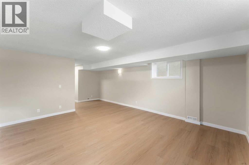 7609 36 Avenue NW - 39