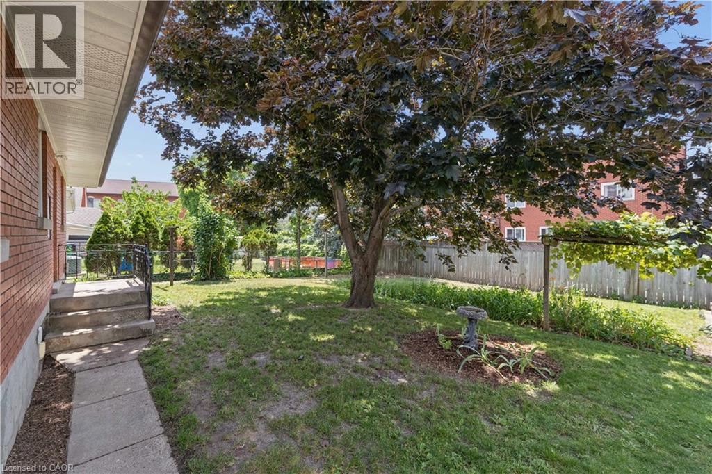 74 ROSS Avenue - 21