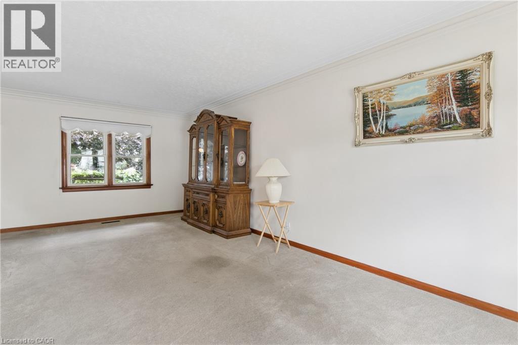 74 ROSS Avenue - 5