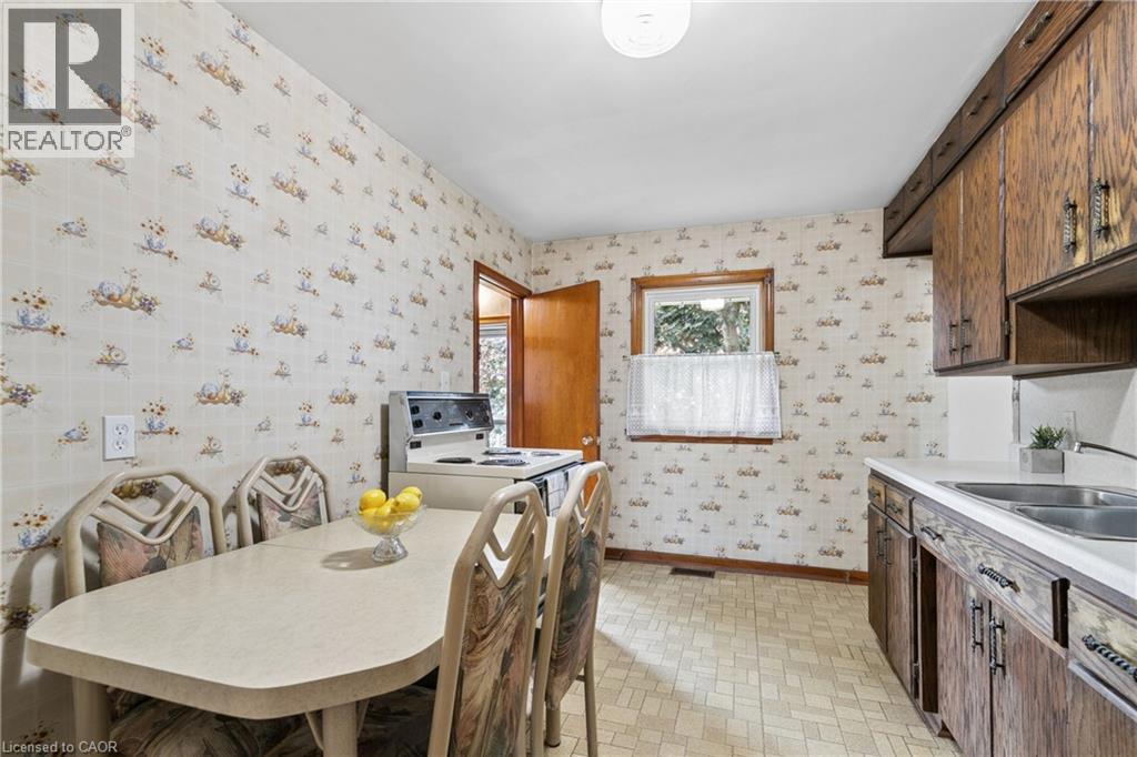 74 ROSS Avenue - Image 11