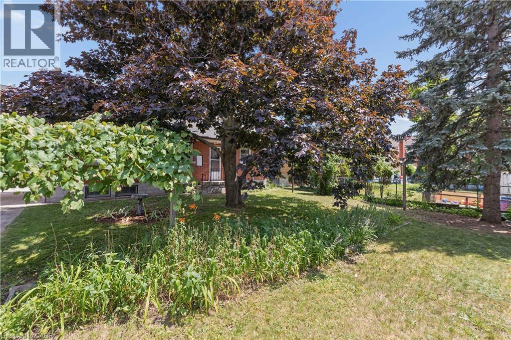 74 ROSS Avenue - 23