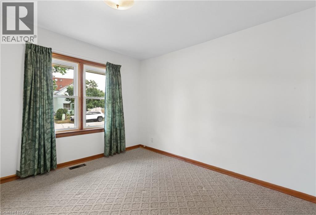 74 ROSS Avenue - 13