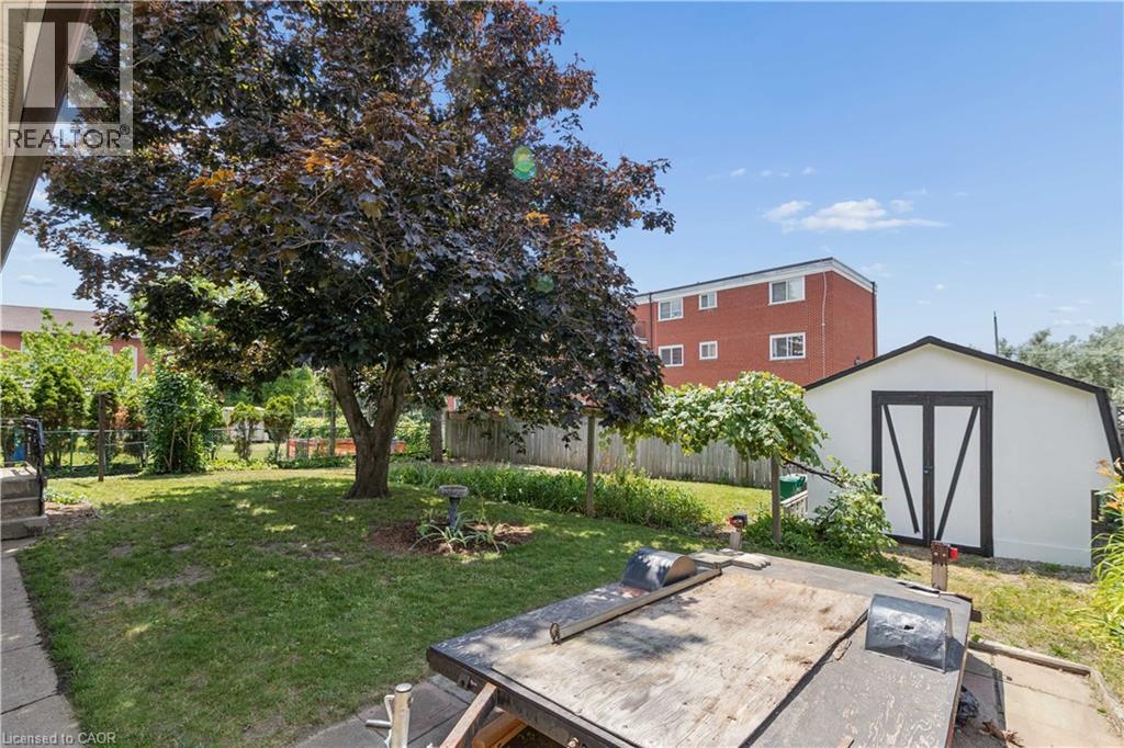 74 ROSS Avenue - 20