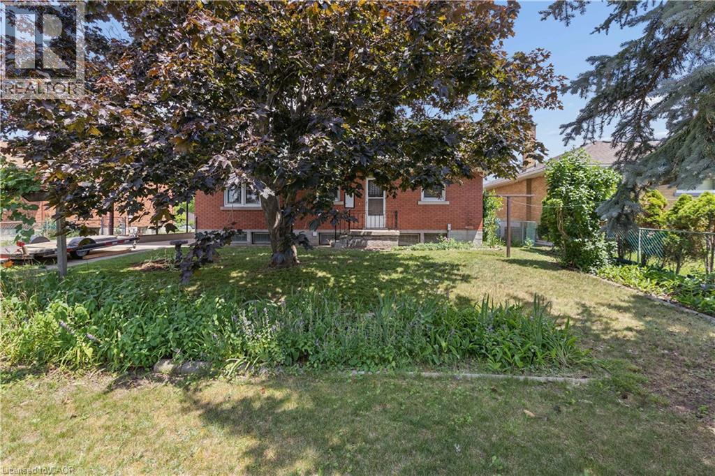 74 ROSS Avenue - 24