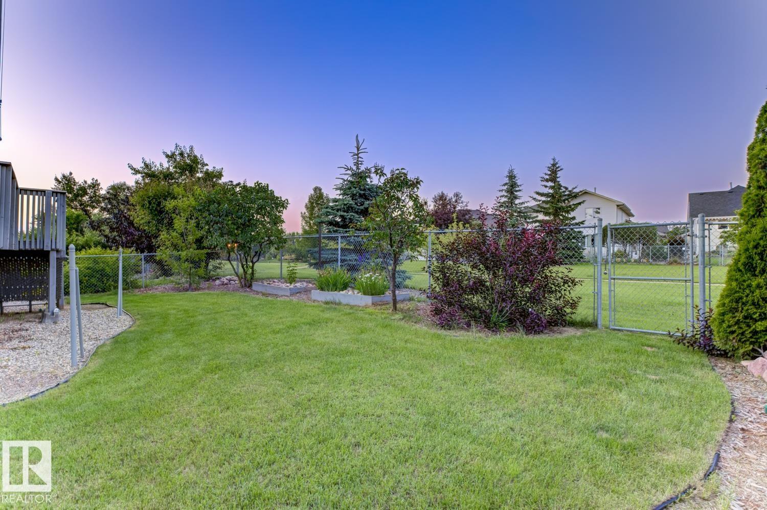 119 CHELSEA WY - 33