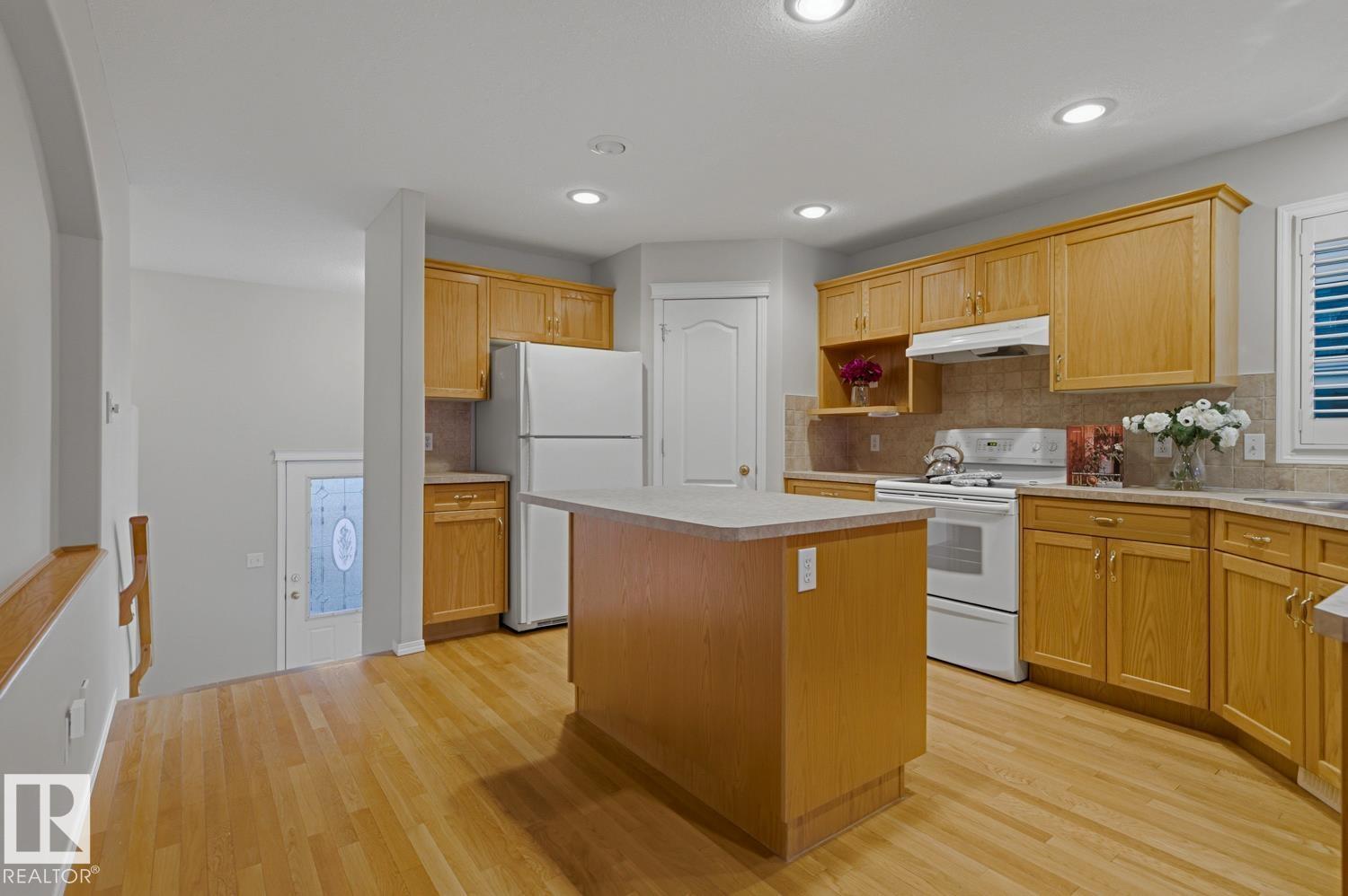 119 CHELSEA WY - 5