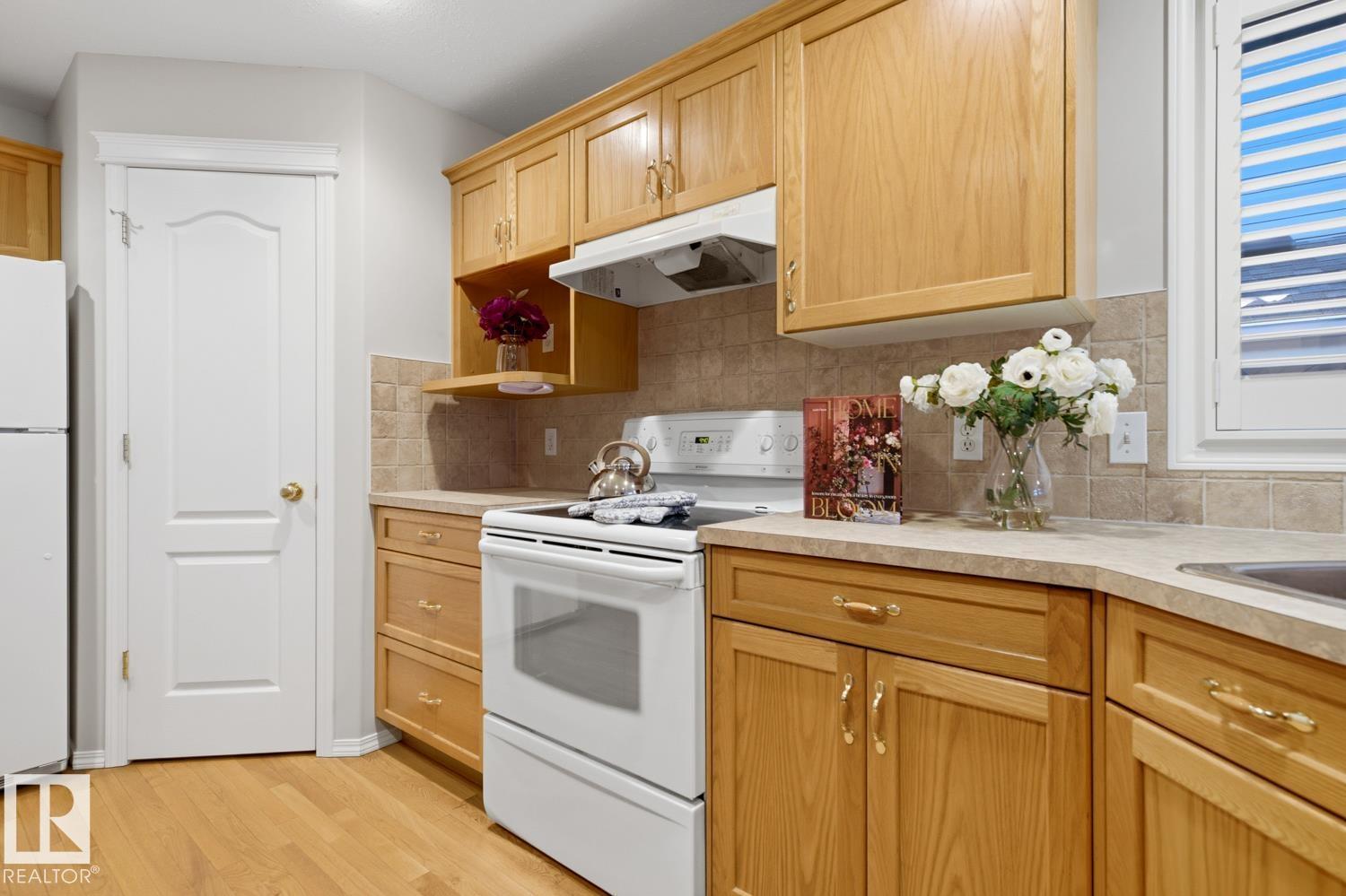 119 CHELSEA WY - 8