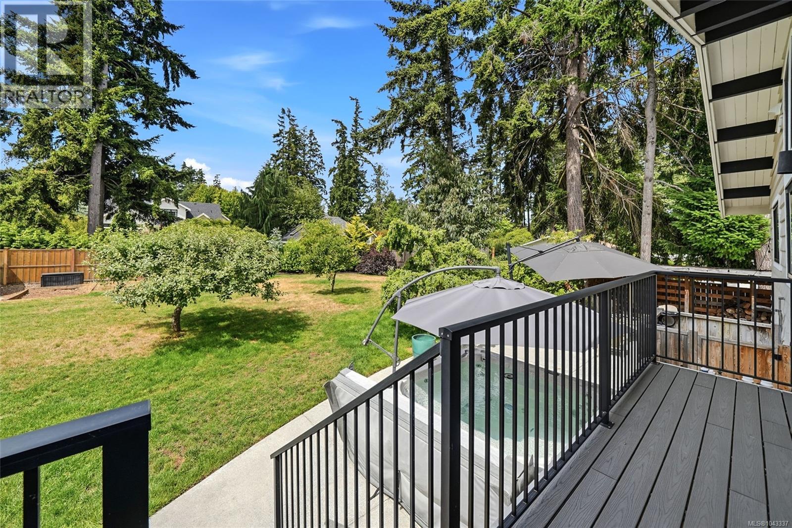 654 Hawthorne Rise - 34
