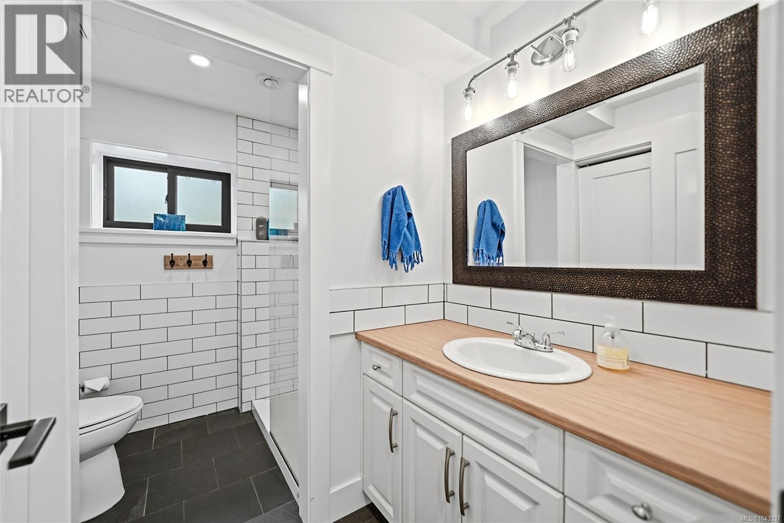 654 Hawthorne Rise - 46