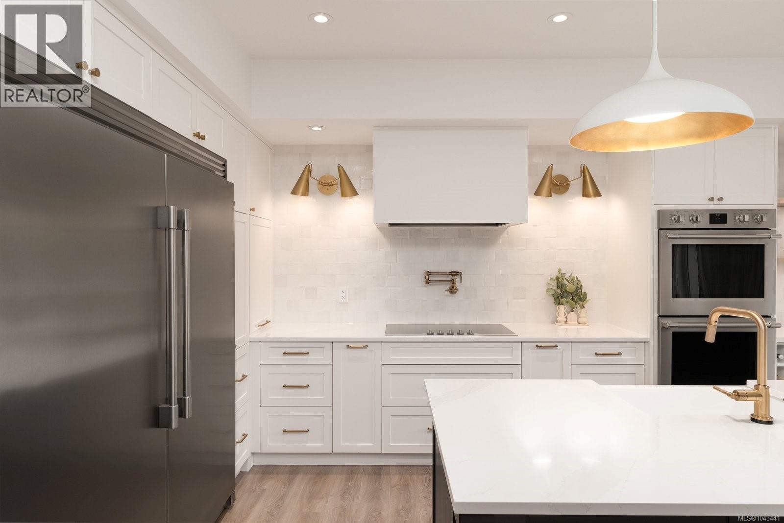 #4 4583 Wilkinson Rd - 2