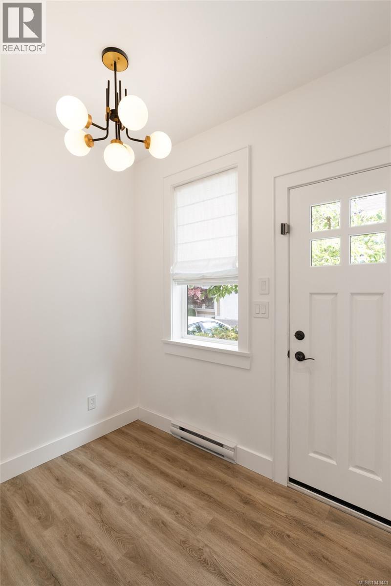 #4 4583 Wilkinson Rd - 27