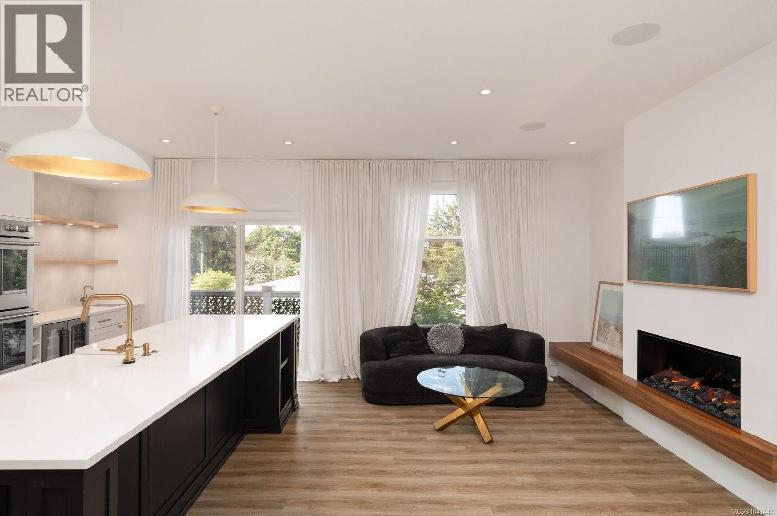#4 4583 Wilkinson Rd - 4