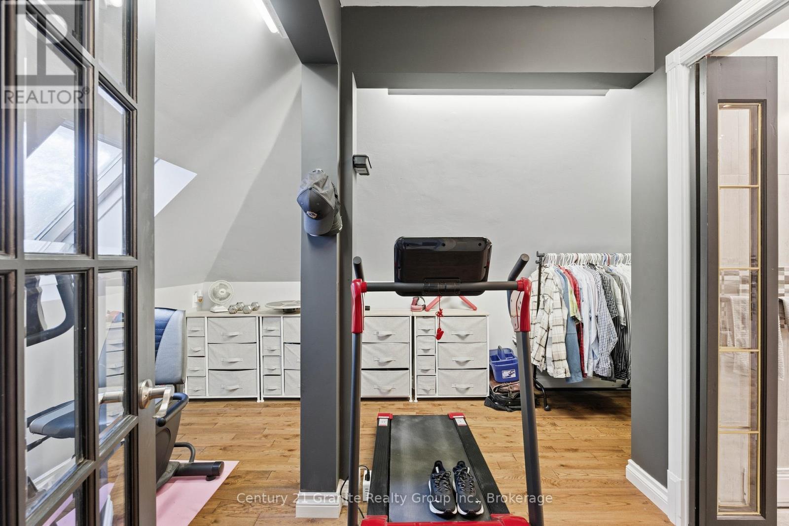 41 MAPLE STREET - Image 33