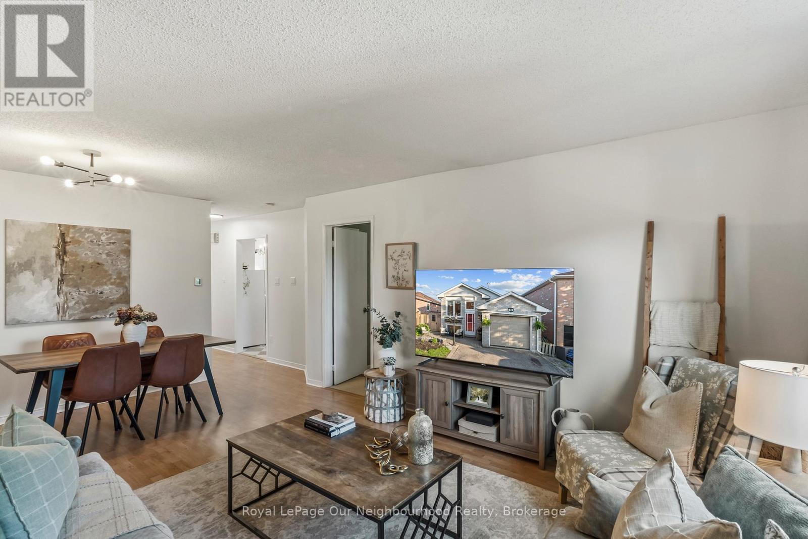 42 GLANVILLE CRESCENT - 14