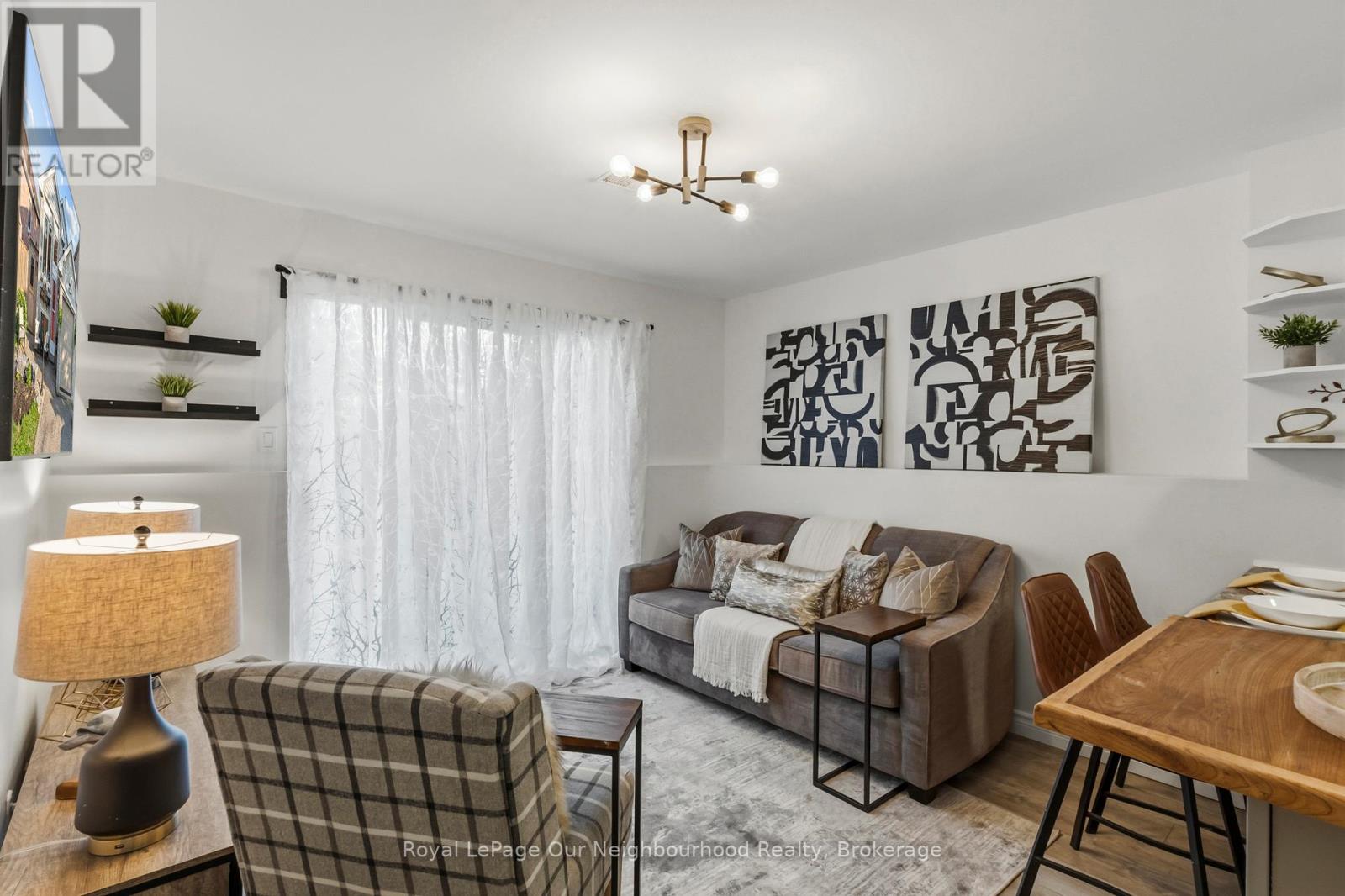 42 GLANVILLE CRESCENT - 26