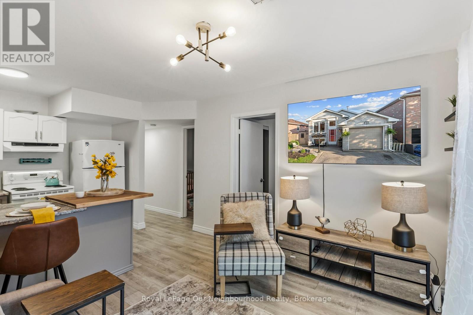 42 GLANVILLE CRESCENT - 28