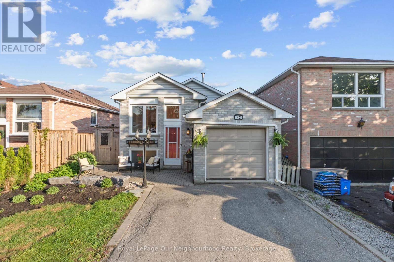 42 GLANVILLE CRESCENT - 41