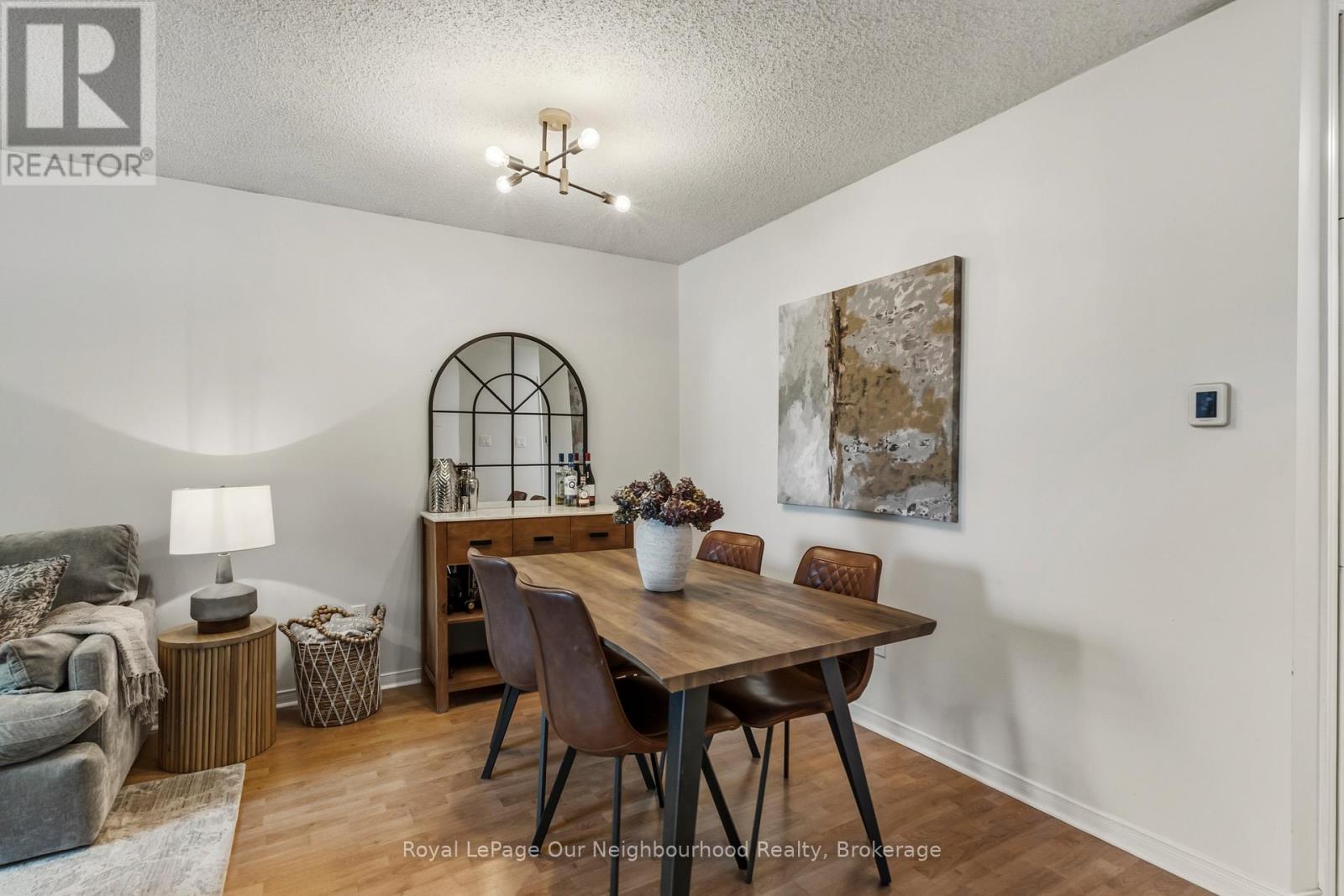 42 GLANVILLE CRESCENT - 9