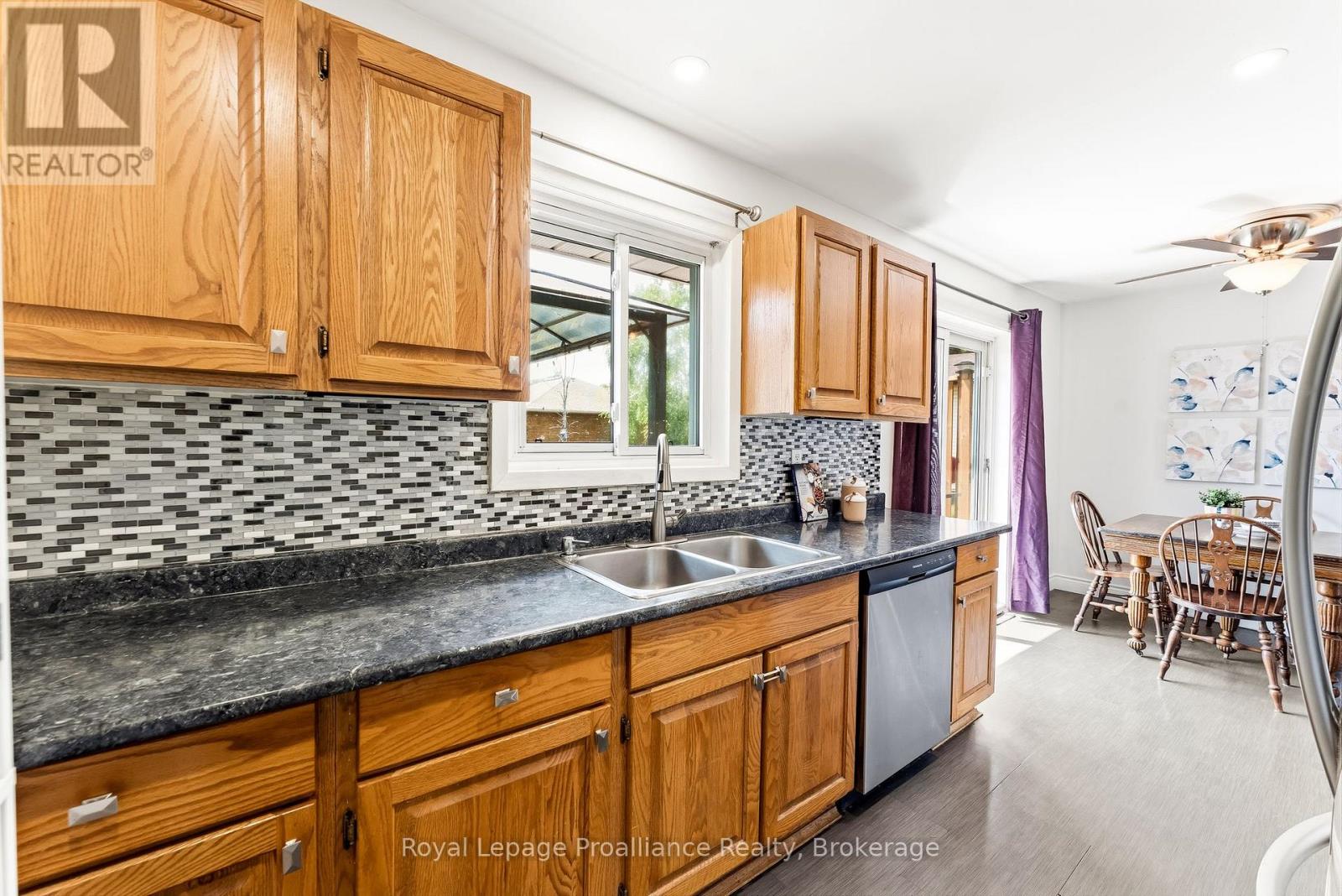 110 ONTARIO STREET - 15